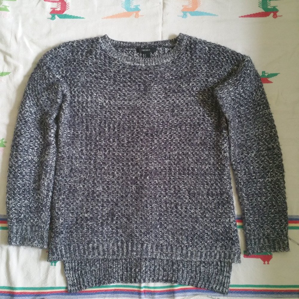Forever 21 gray knit sweater, Size S